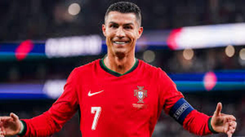 Cầu Thủ Bóng Đá Là Gì? Top 5 Cầu Thủ Nổi Tiếng Nhất Hiện Nay 3 cau thu da bong Cristiano Ronaldo
