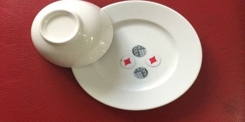 Xóc Đĩa Là Gì? Cùng Khám Phá Tựa Game Cá Cược Đẳng Cấp 4 Hiểu rõ luật chơi giúp bạn dễ dàng thắng hơn